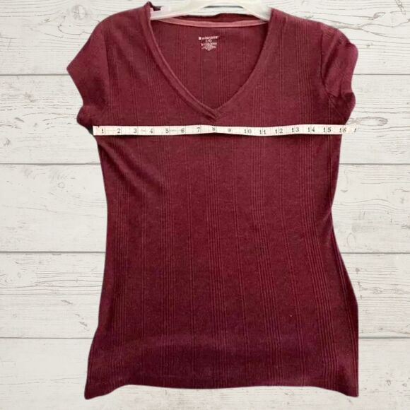 No Boundaries Maroon Top,  V-Neck Tight Knit Women's Pullover Short Sleeved Sz L - Picture 7 of 7